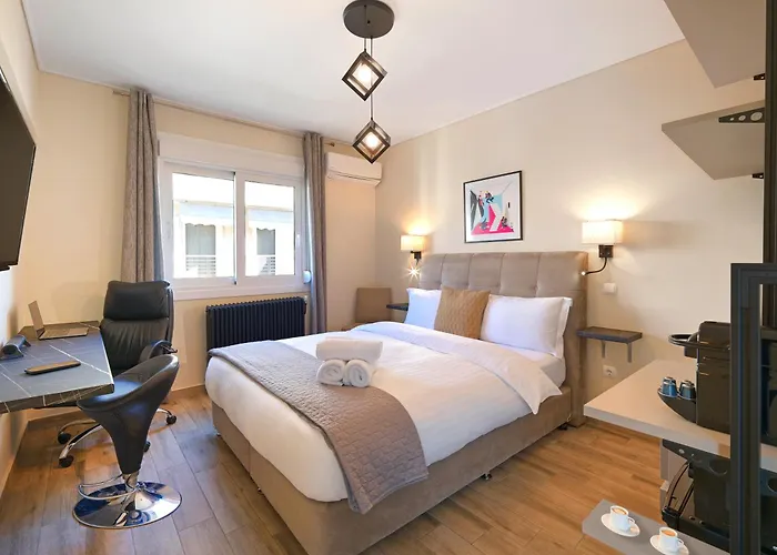 Penthouse Apartment & Studio Near Glyfada - Free Parking